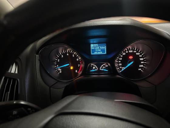 FORD FOCUS 2.0 SE FASTBACK 16V FLEX 4P POWERSHIFT FORD FOCUS 2.0 SE FASTBACK 16V FLEX 4P POWERSHIFT